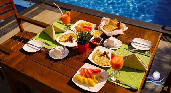 Free daily continental breakfast - The Ocean Pearl (Negombo)
