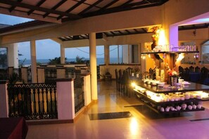 International cuisine - The Ocean Pearl (Negombo)