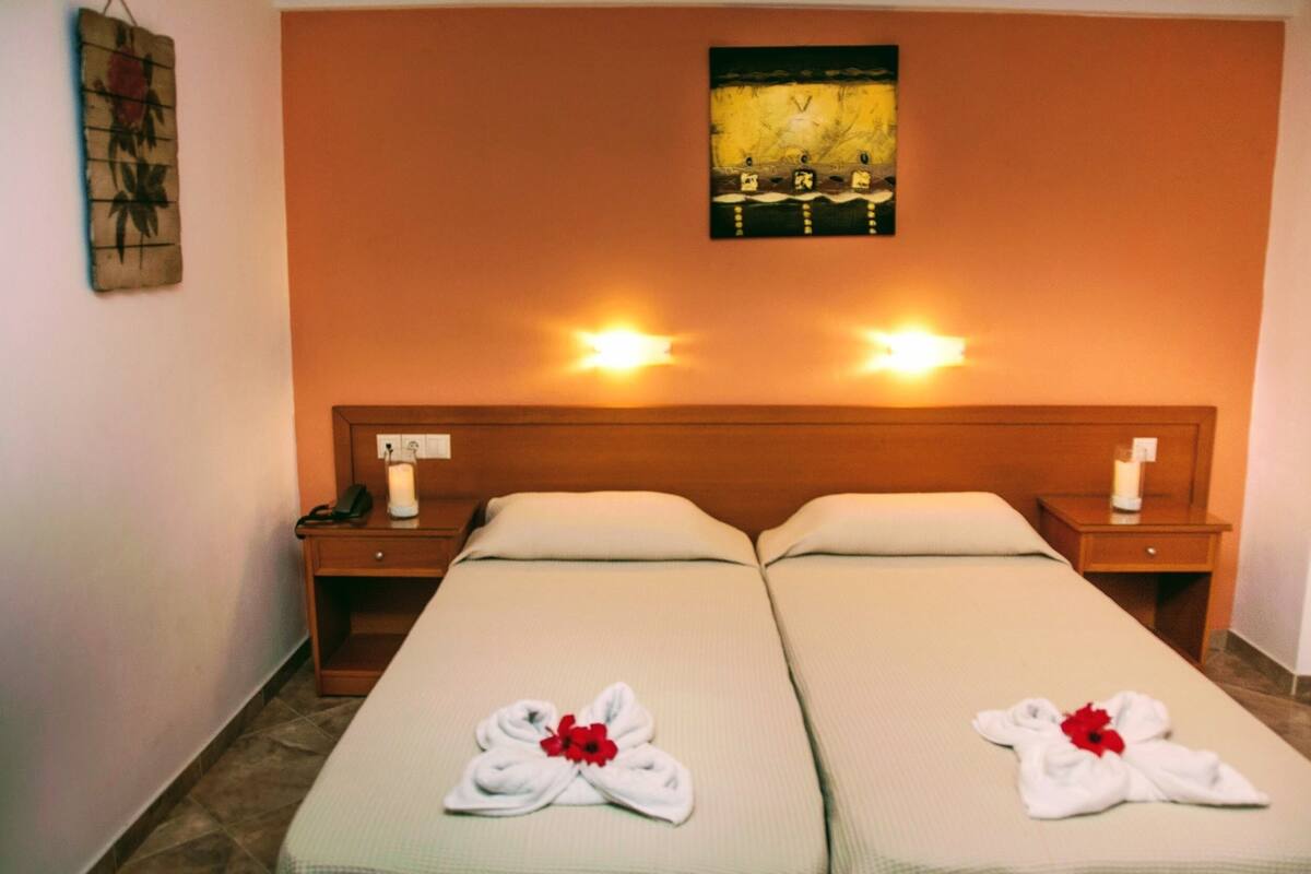 In-room safe, desk, iron/ironing board (on request)