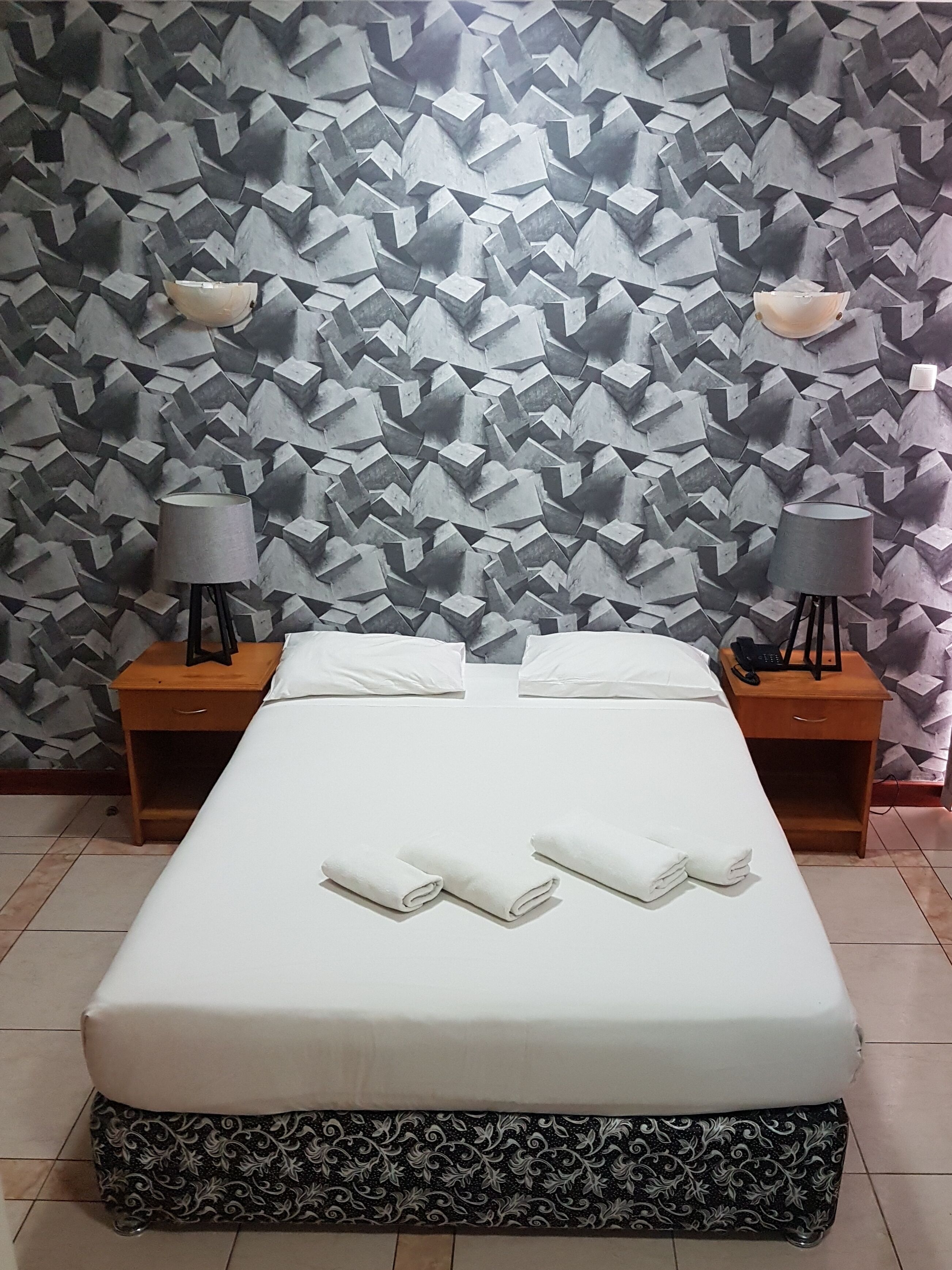 double room | minibar, desk, free wifi, bed sheets
