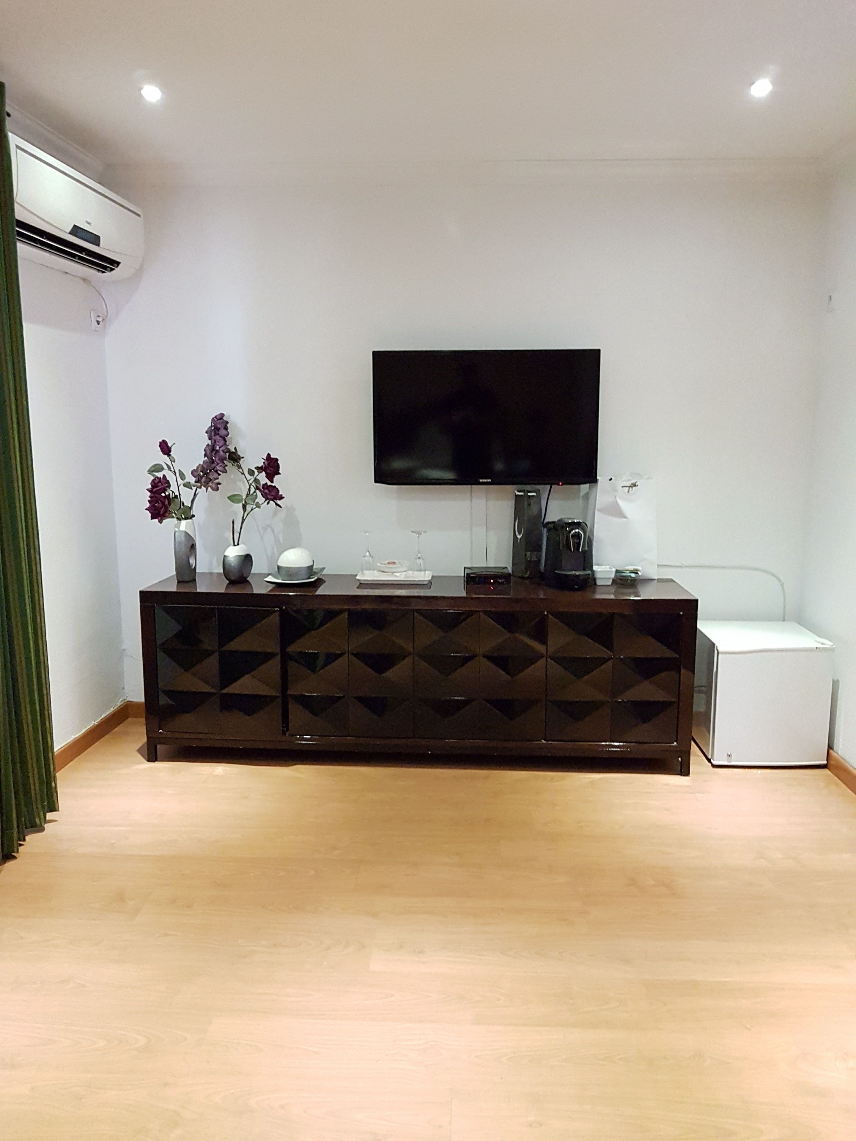 double room | minibar, desk, free wifi, bed sheets