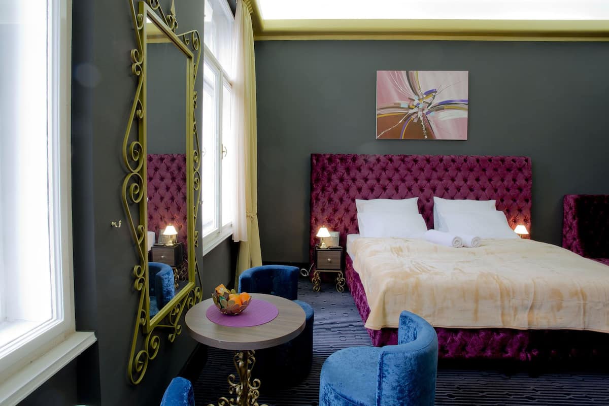 Premium bedding, in-room safe, desk, iron/ironing board (on request)