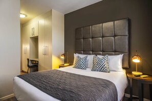 Căn hộ cơ bản, 1 phòng ngủ | Bộ đồ giường cao cấp, két bảo mật tại phòng, bàn, màn/rèm cản sáng 