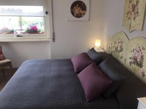 Premium bedding, iron/ironing board, free cots/infant beds - Residenza I Ciclamini (Rome)