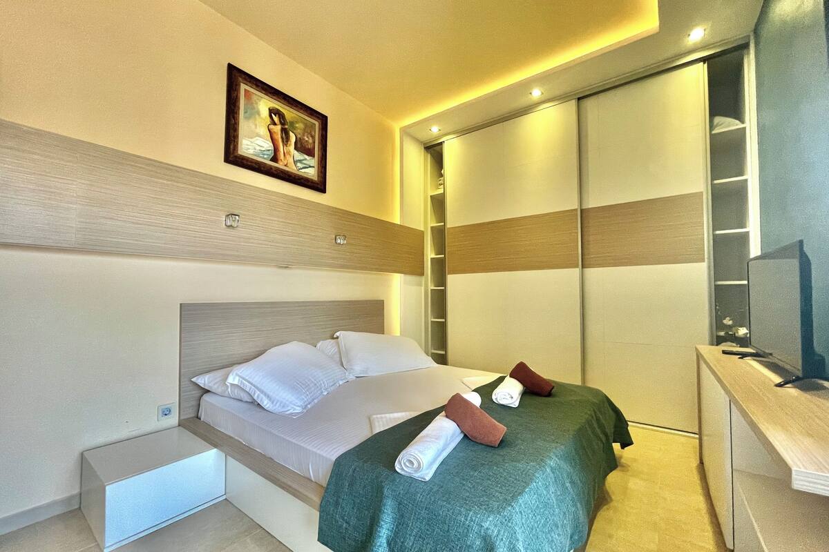 Comfort Apartment, 1 Bedroom | Minibar, in-room safe, desk, soundproofing
