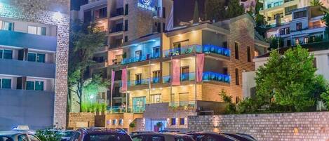 Fachada da propriedade