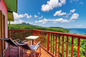 Chambre Club, 1 très grand lit, vue sur la montagne | Vue depuis l’hébergement 