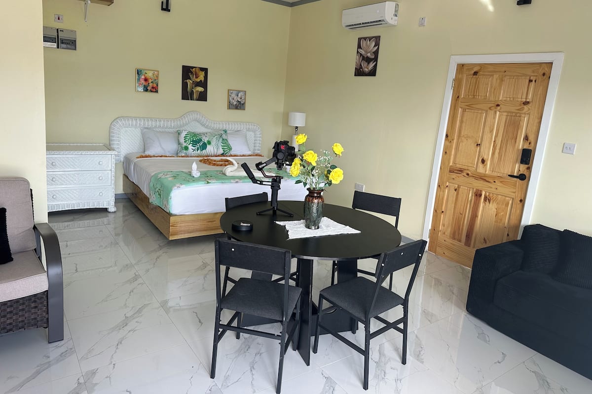 Deluxe Mountain View Room #11