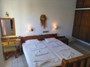 Iron/ironing board, free cots/infant beds - Marietta Hotel Apartments (Hersonissos)