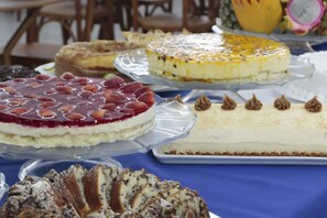 Free daily buffet breakfast - Life Hotel Torres (Torres)