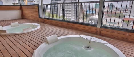 Bathtub spa indoor