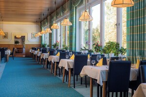 Se sirven cenas y cocina regional