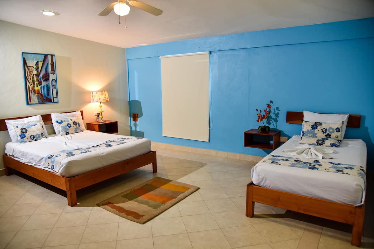 1 chambre, coffre-fort, décor unique, ameublement unique
