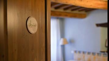 Comfort Room | Desk, free WiFi, bed sheets