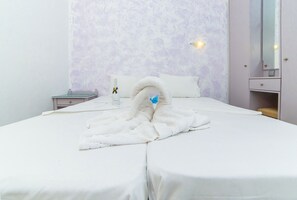 Standard Studio (Double) | In-room safe, free cribs/infant beds, bed sheets - Stonewell (Hersonissos)