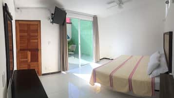 Habitación doble superior, 1 cama King size, en el área del jardín | Edredón, insonorización, wifi gratis y ropa de cama