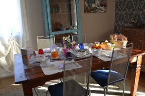 Desayuno buffet incluido todos los días