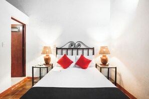 Standard Room | Soundproofing, iron/ironing board, free WiFi, bed sheets - Capital O El Nito Posada (Oaxaca)