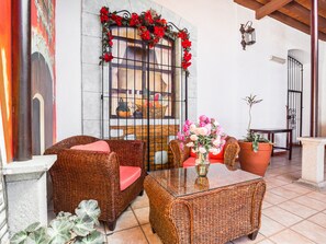 Lobby sitting area - Capital O El Nito Posada (Oaxaca)
