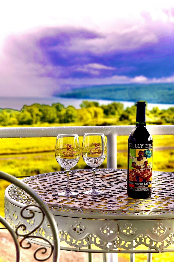 Front of property - Cayuga Lake Inn Ithaca Hotel Alt  (Lansing)