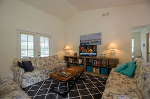 Villa, 2 Bedrooms | Living room