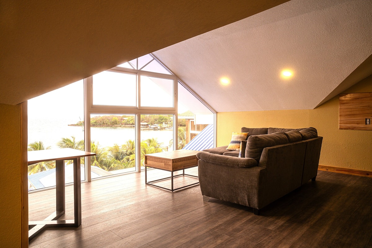 Panoramic Penthouse Suite | 房內夾萬、熨斗/熨衫板、免費 Wi-Fi、床單