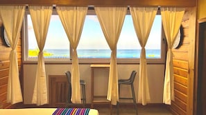 1 chambre, coffres-forts dans les chambres, fer et planche à repasser