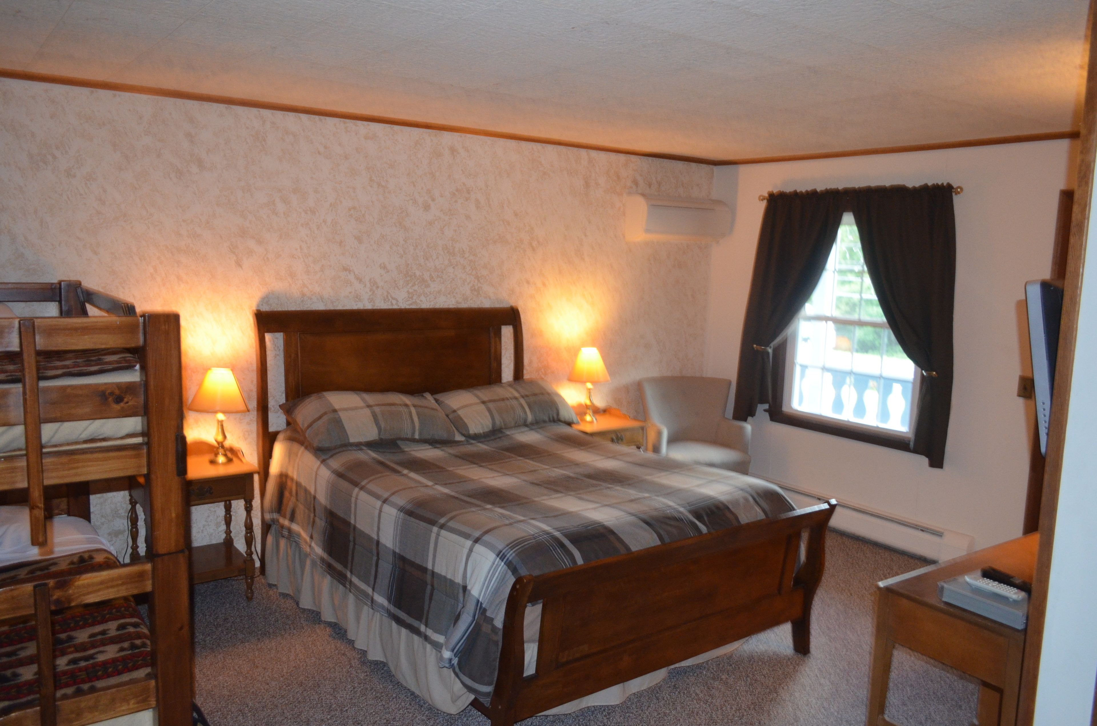 Standard Double Room (Queen with Bunk Bed)