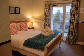 External King Room | Individually decorated, individually furnished, iron/ironing board - The Brown Horse Inn (Windermere)