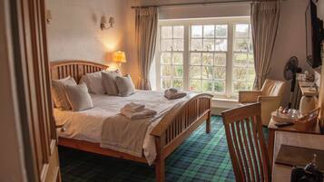 Internal King Room | Individually decorated, individually furnished, iron/ironing board