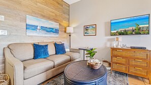 Studio | Living area