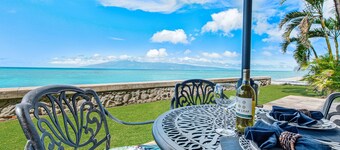 Pohailani #102 Studio Bedroom Condo by RedAwning