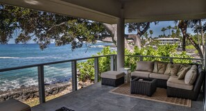 Balcony - Kona Bay Hale by RedAwning (Kailua-Kona)