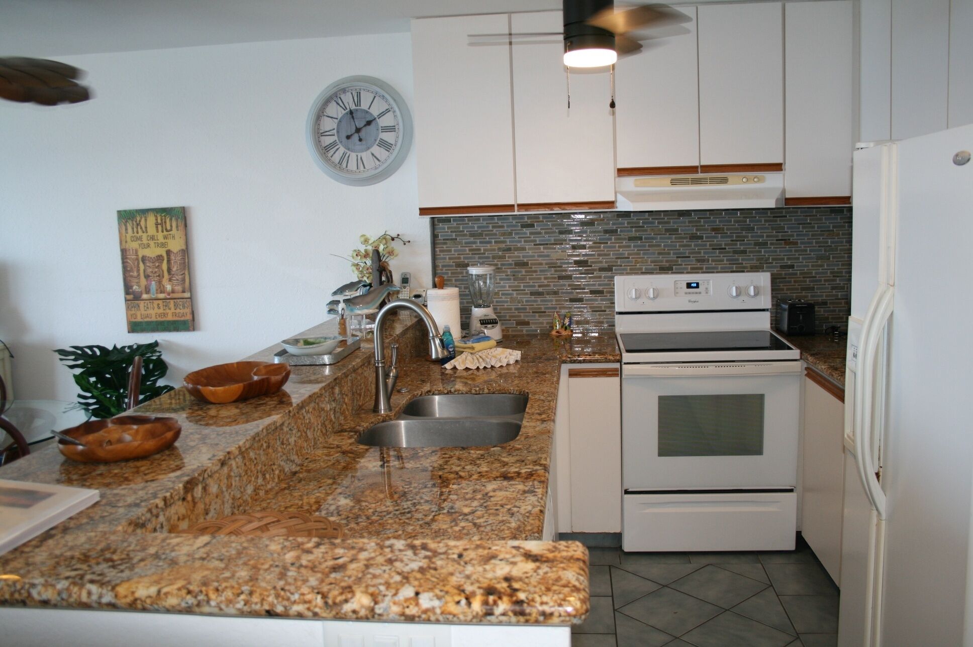 Condo, 1 Bedroom | Private kitchen