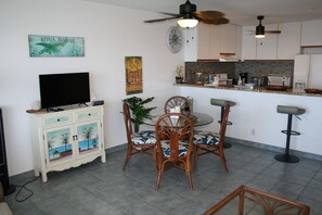 Condo, 1 Bedroom | Dining