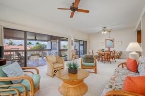 Condo, 1 quarto | Área de estar | Smart TV, DVD player