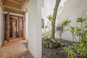 Condo, 1 Bedroom | Property grounds