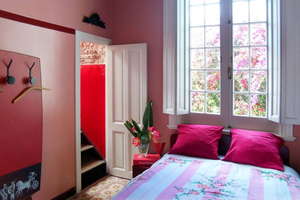 2-Habitación doble superior, terraza, vistas al jardín | 고급 침구, 각각 다른 스타일의 인테리어, 무료 WiFi