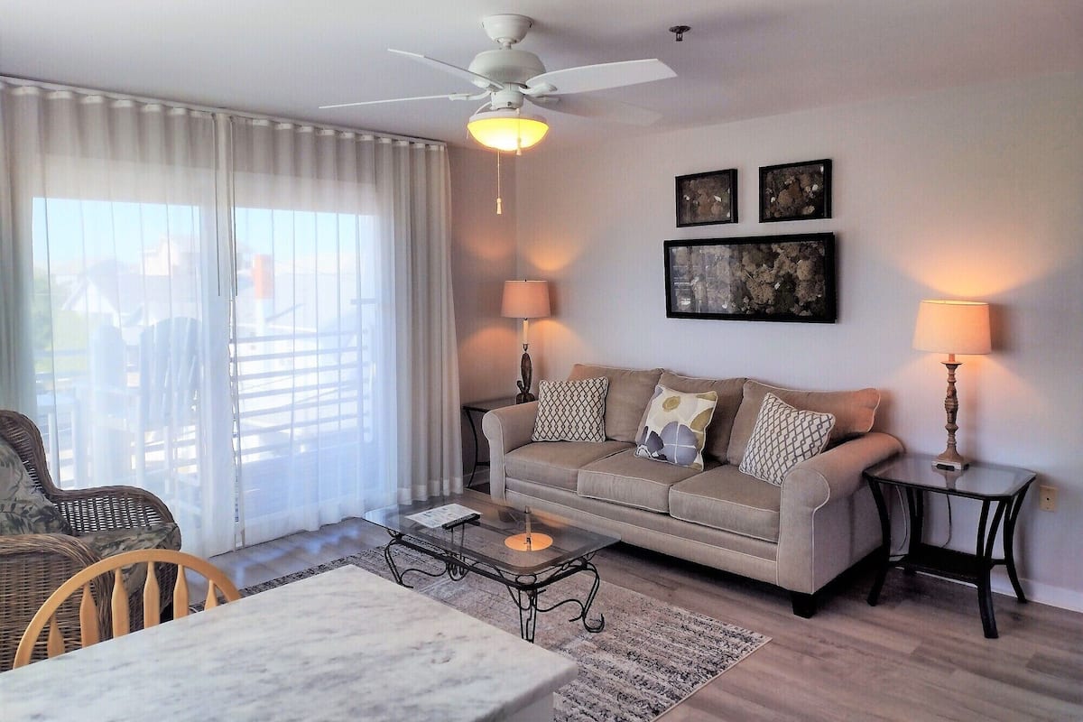 Suite Exclusive, 1 grand lit et 1 canapé-lit, cuisine, vue océan | 1 chambre, décoration personnalisée, ameublement personnalisé