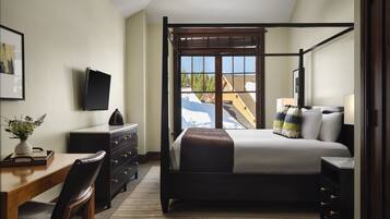 1 Bedroom Residence ( 1 Bath w/tub and separate shower) | 1 bedroom, premium bedding, in-room safe, iron/ironing board