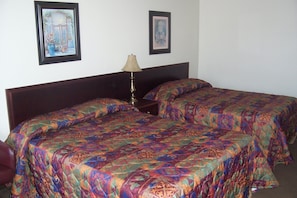 Standard Room, Non Smoking | Desk, free WiFi, bed sheets