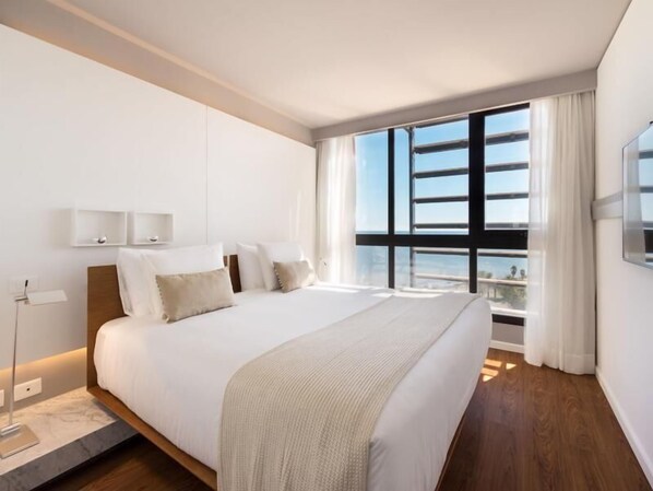 Minibar, in-room safe, desk, laptop workspace