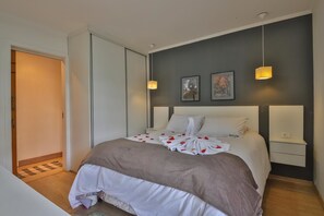 Chalet Premium, 2 habitaciones, vista a la montaña | Ropa de cama de alta calidad, cortinas blackout y wifi gratis 