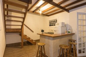 Chalet Confort, 2 habitaciones, vista a la montaña | Ropa de cama de alta calidad, cortinas blackout y wifi gratis 