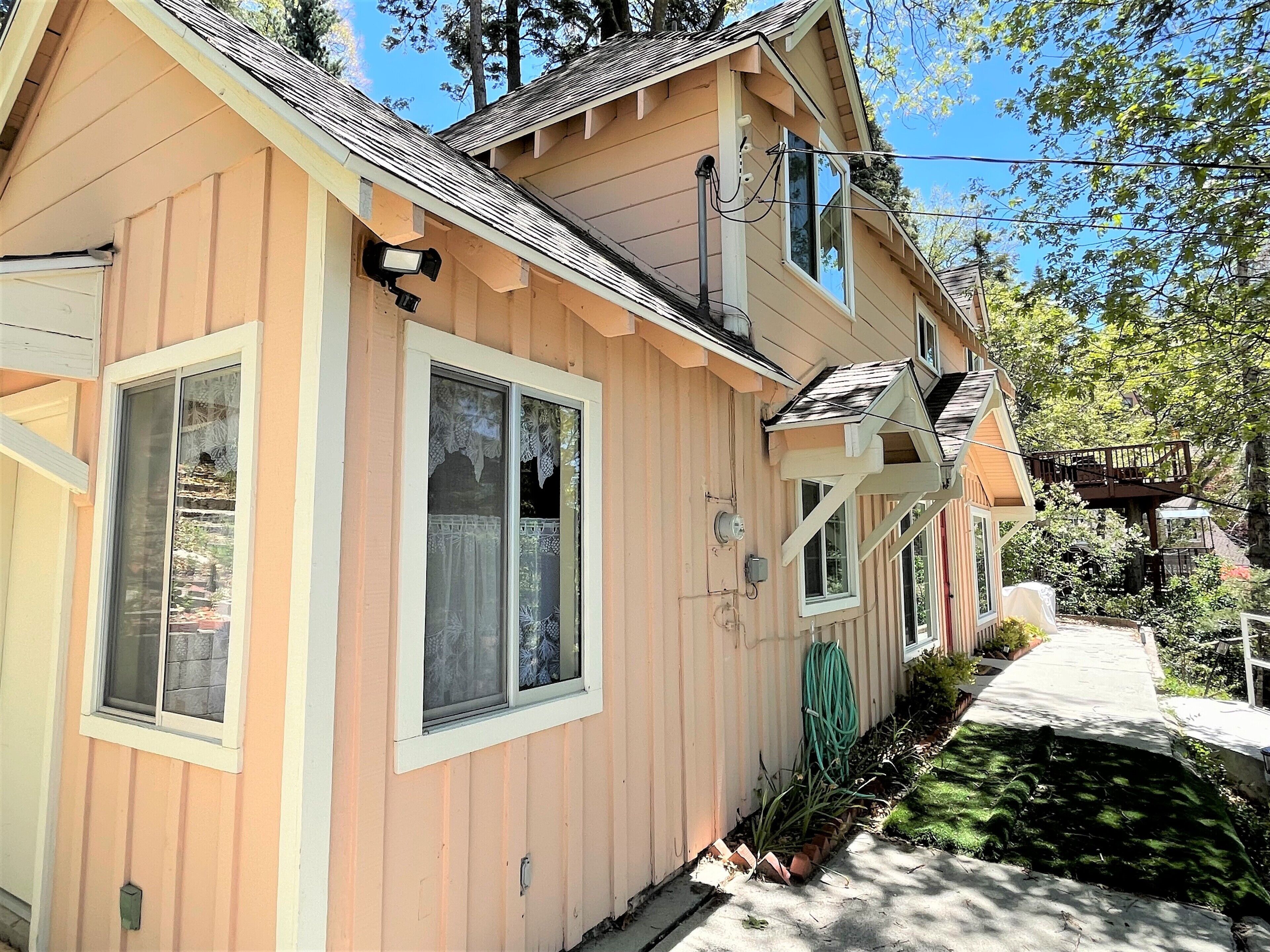 House, 2 Bedrooms | Exterior