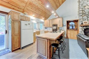 ハウス 3 ベッドルーム | 専用キッチン | 電子レンジ、食器洗い機