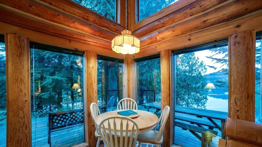 97mf - Lakeside - Dock - Bbq - Pets Ok - Sleeps 6 3 Bedroom Home by RedAwning