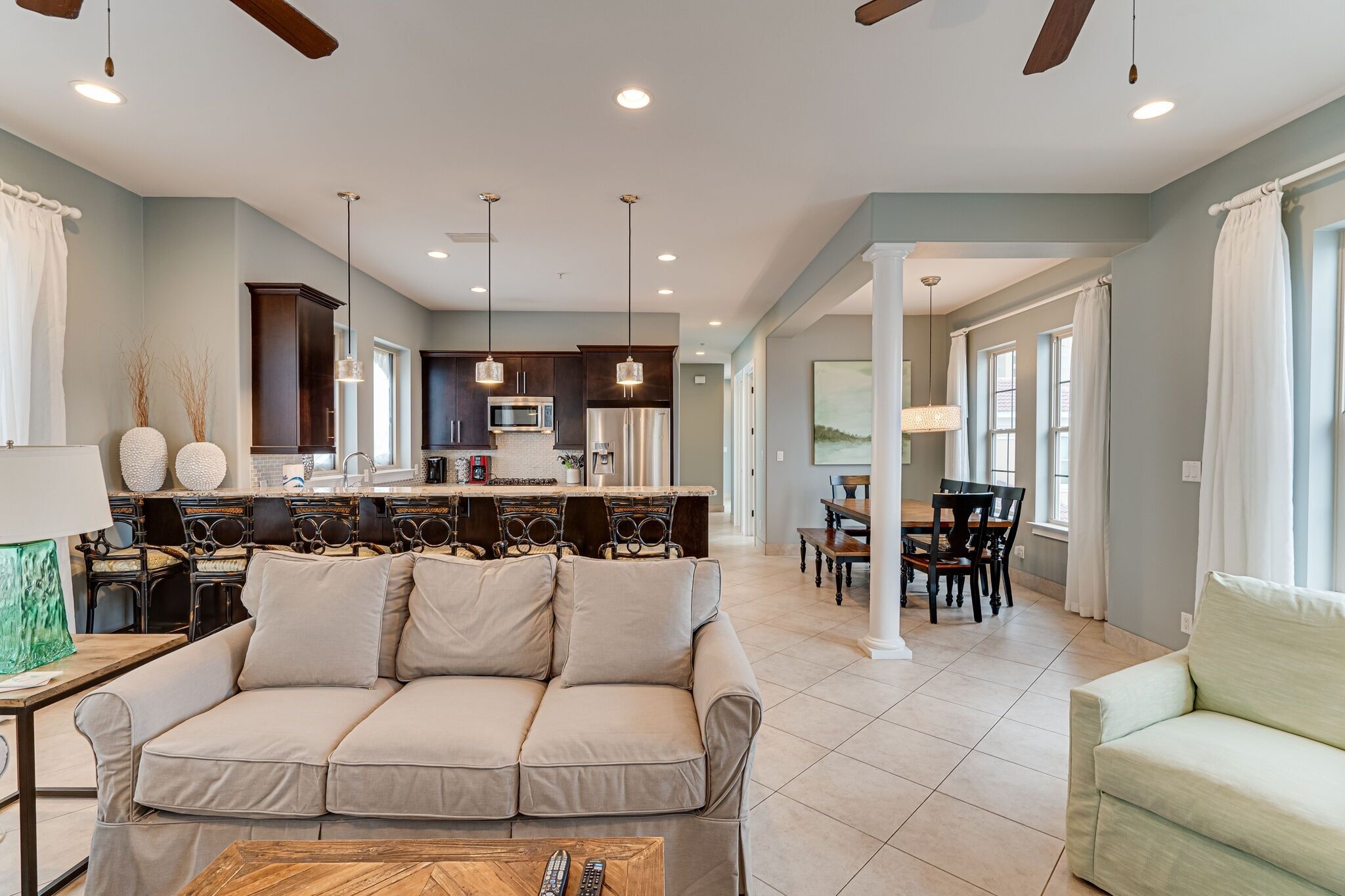 House, 4 Bedrooms | Living room | TV, DVD player