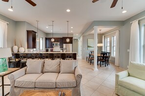 獨棟房屋, 4 間臥室 | 客廳 | 電視、 DVD 播放機