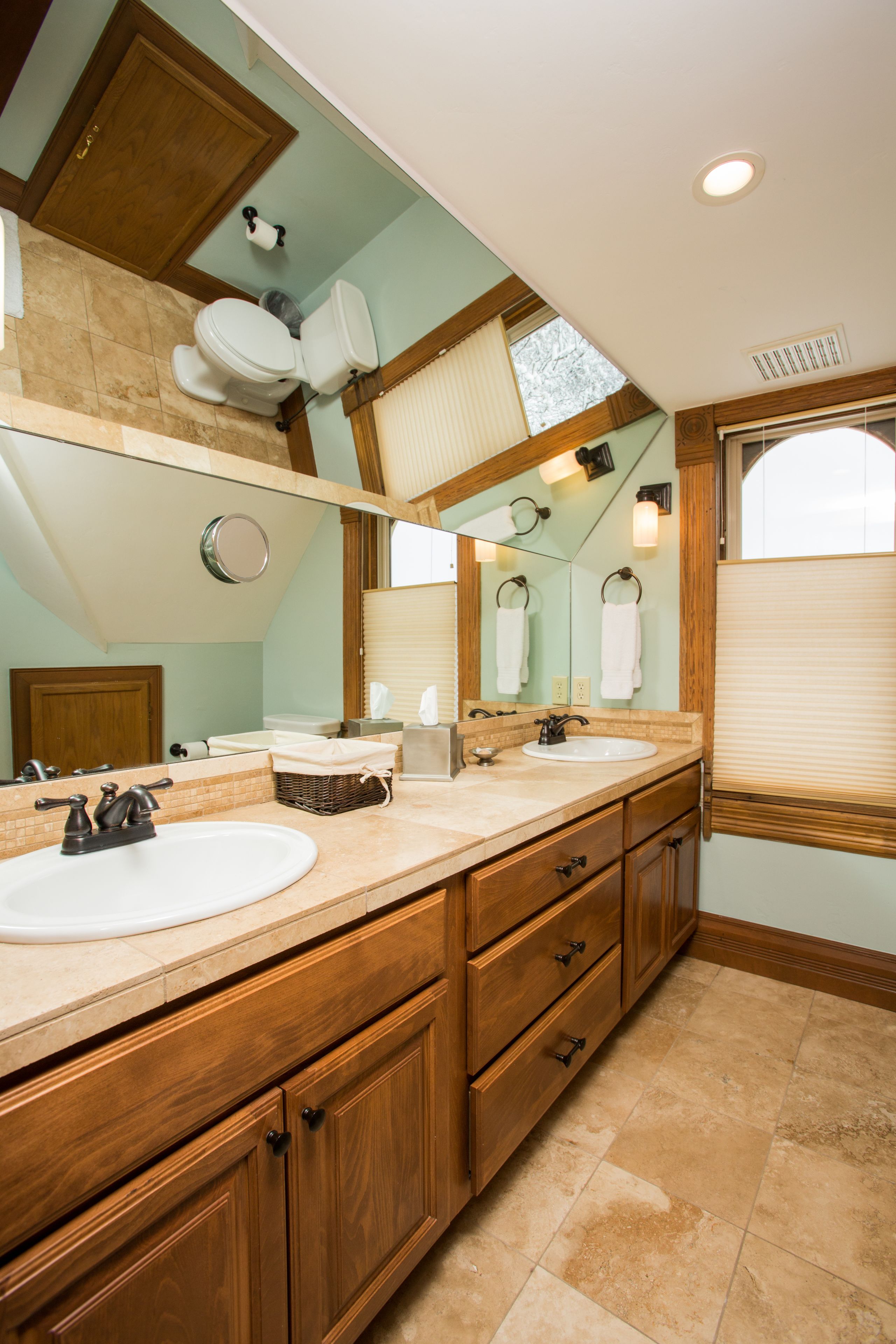 suite, 1 queen bed | bathroom | free toiletries, hair dryer, dressing gowns, heated floors